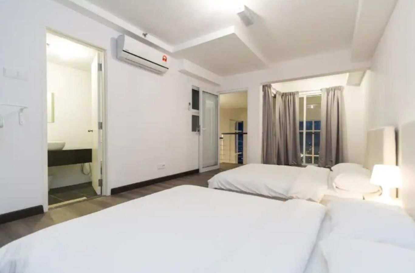 Maritime Suites Penang Jelutong Esterno foto